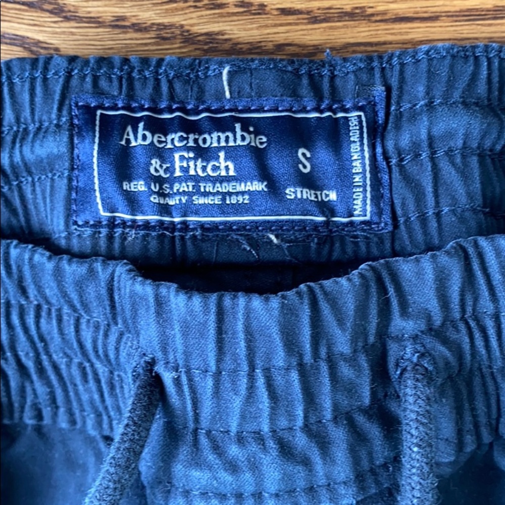 Navy blue: small Abercrombie men’s joggers